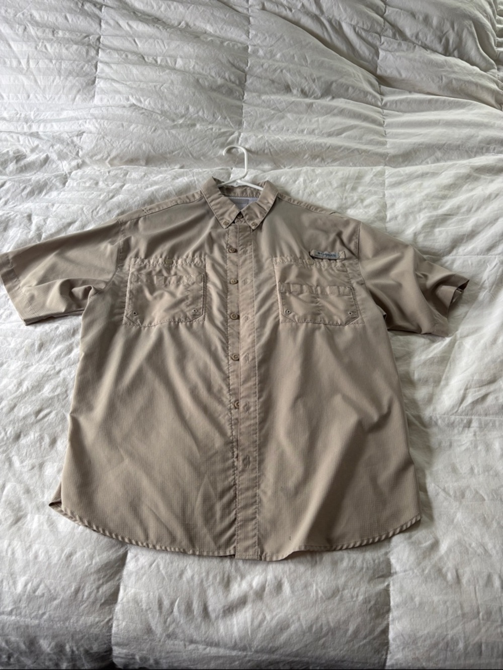 Columbia PFG Men's Short-Sleeve Button-Down Shirt in Beige